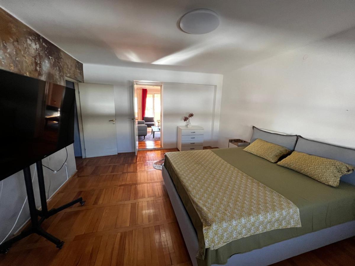 City Center Square Deluxe Nest Podgorica Extérieur photo