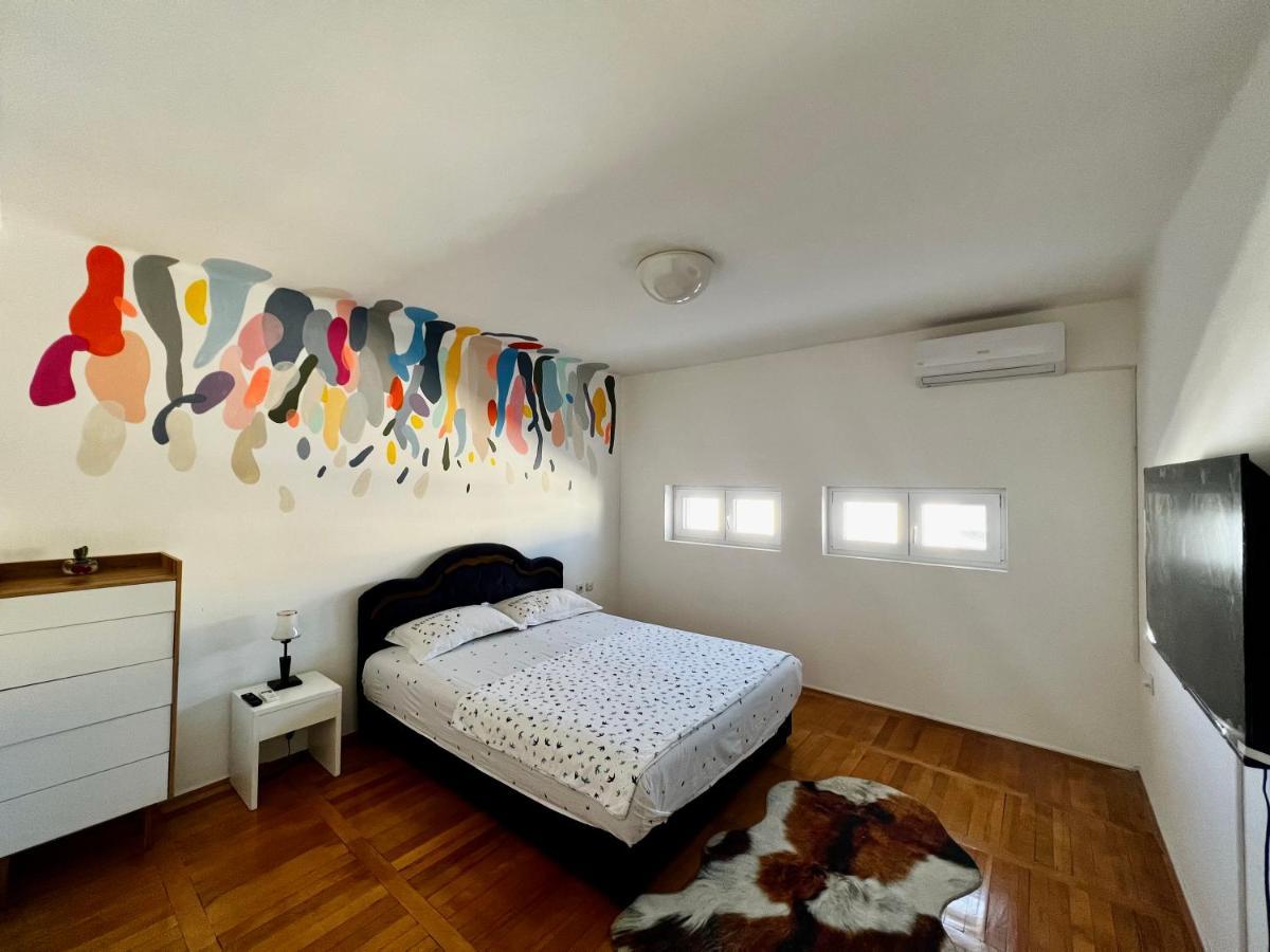 City Center Square Deluxe Nest Podgorica Extérieur photo