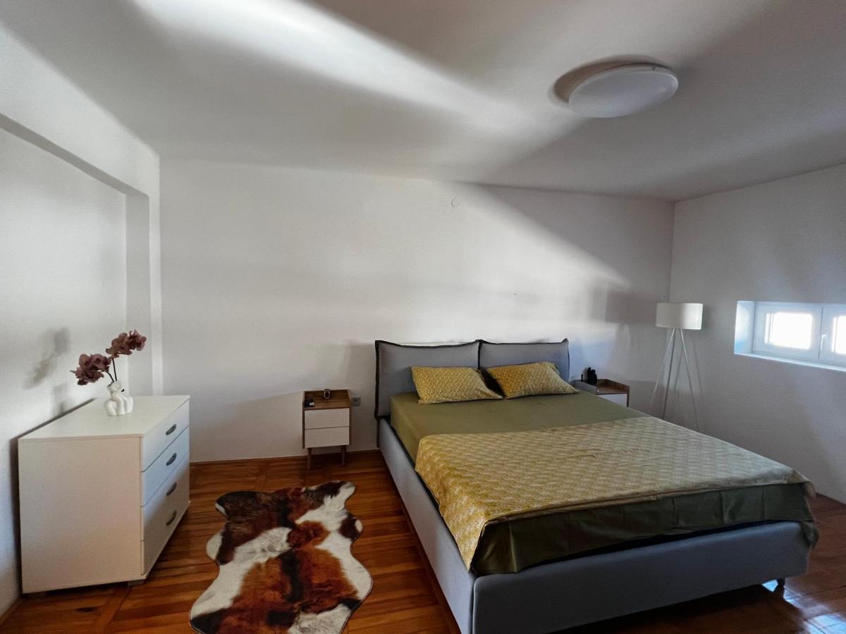 City Center Square Deluxe Nest Podgorica Extérieur photo