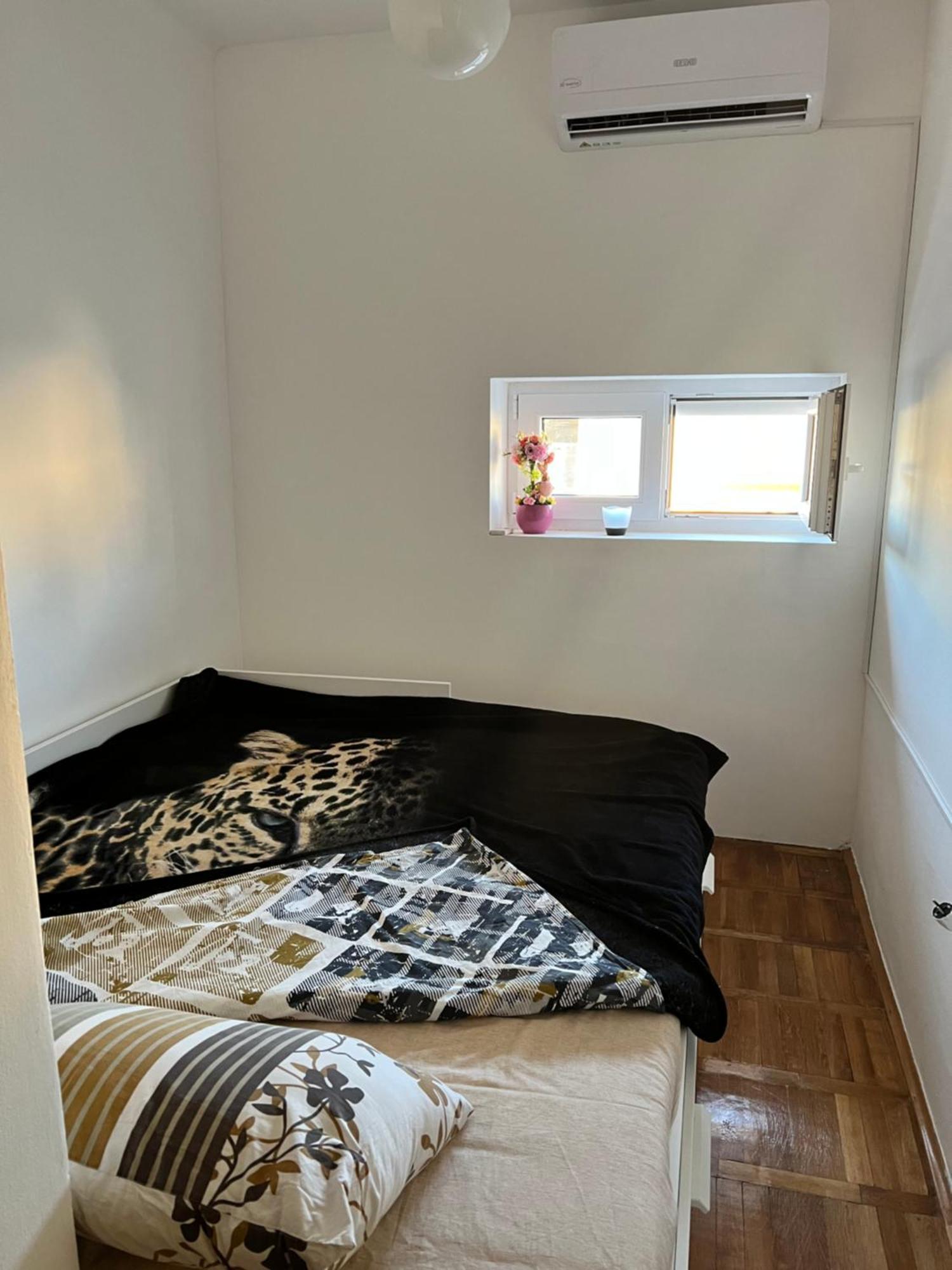 City Center Square Deluxe Nest Podgorica Extérieur photo